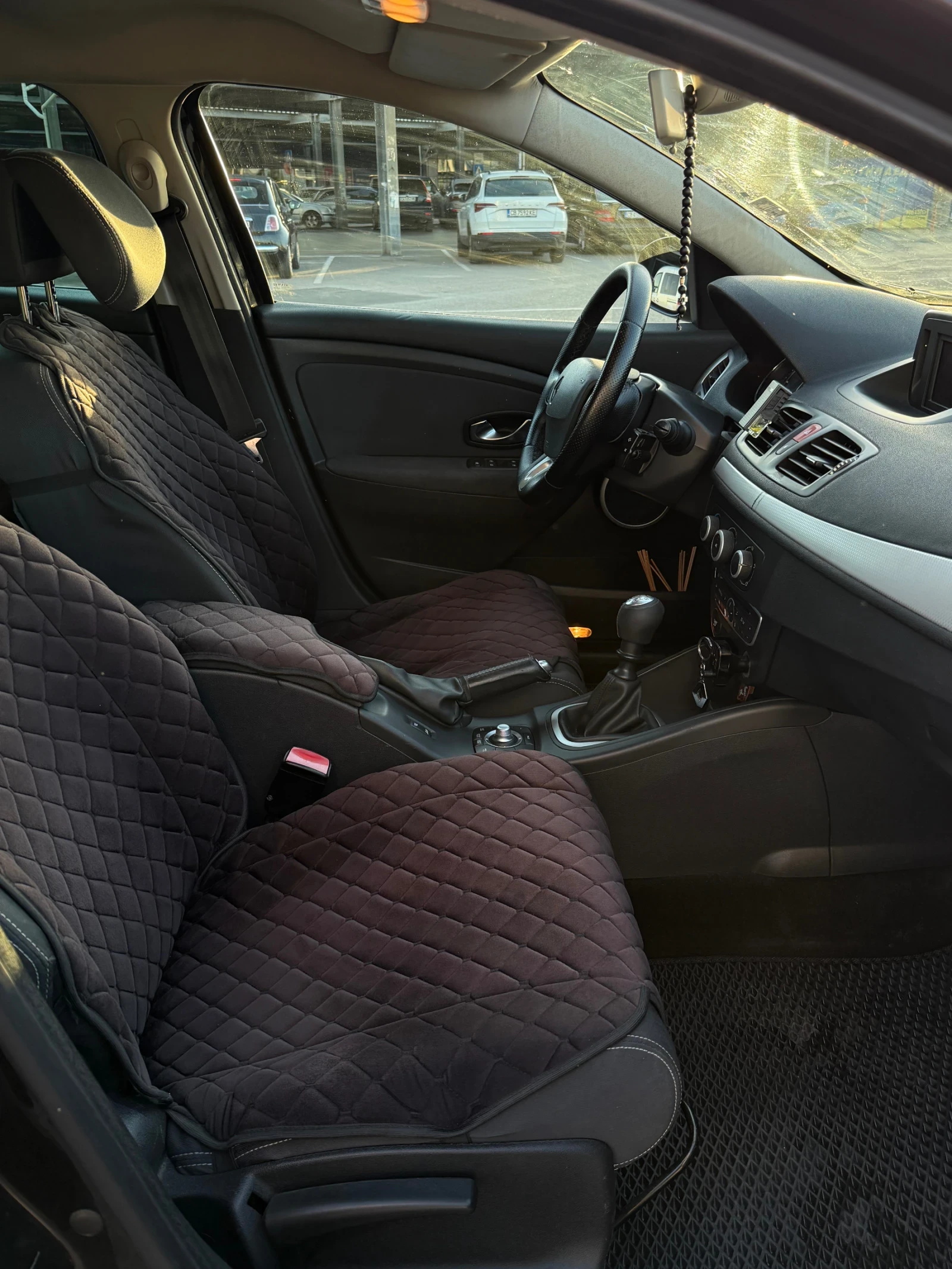 Renault Megane 1.5 dci, снимка 8 - Автомобили и джипове - 55162251