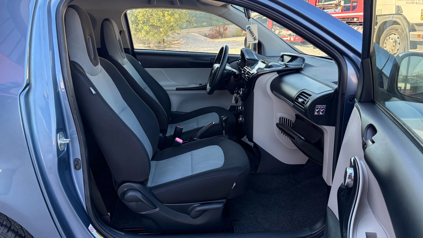 Toyota IQ 1.0 Бензин, снимка 12 - Автомобили и джипове - 55517281