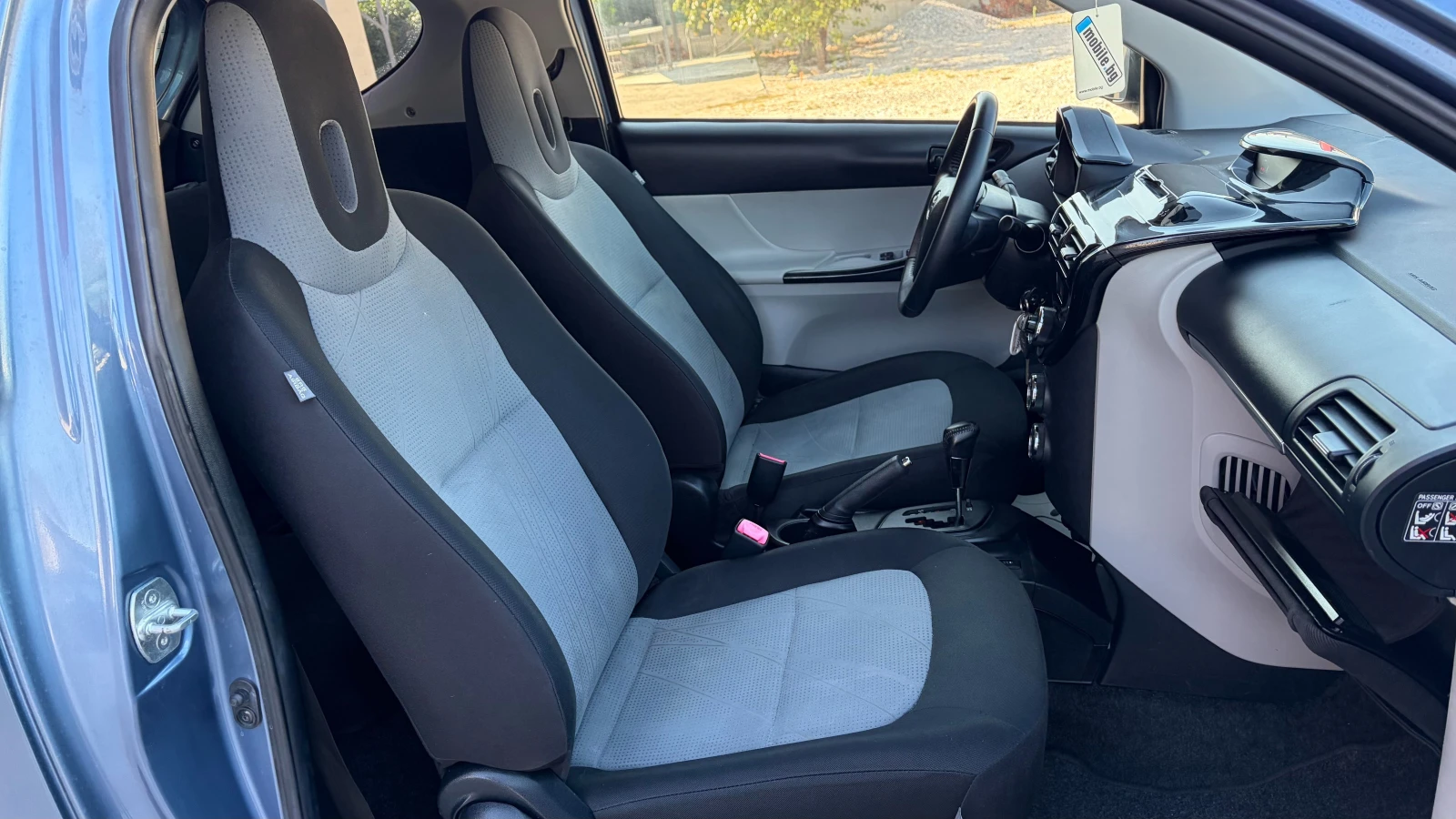 Toyota IQ 1.0 Бензин, снимка 13 - Автомобили и джипове - 55517281