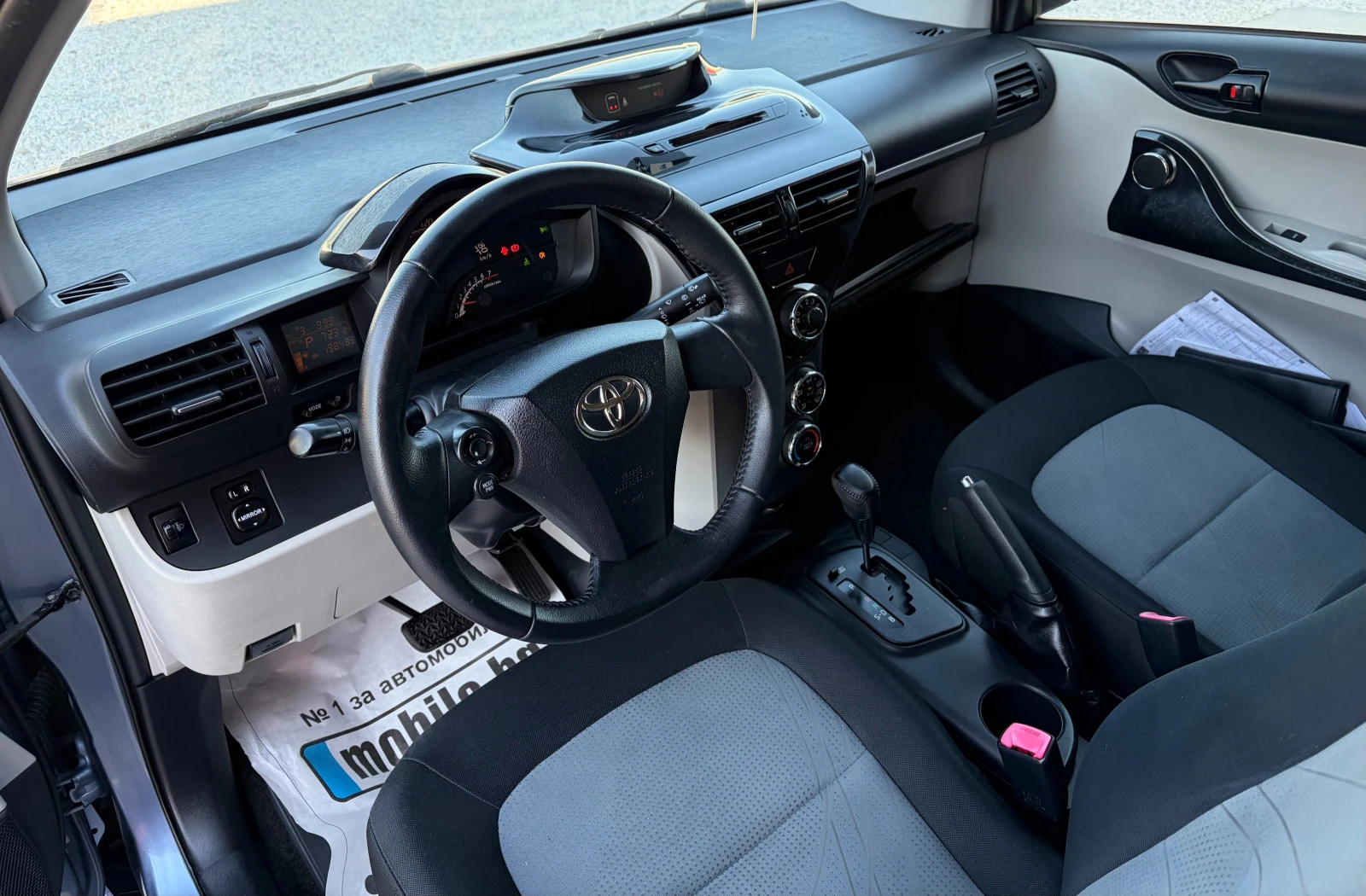 Toyota IQ 1.0 Бензин, снимка 8 - Автомобили и джипове - 55517281