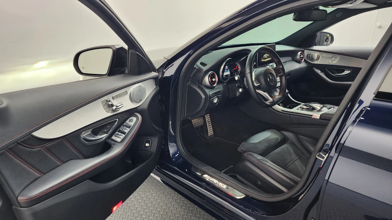 Mercedes-Benz C 43 AMG AMG 4MATIC, снимка 9 - Автомобили и джипове - 55542245