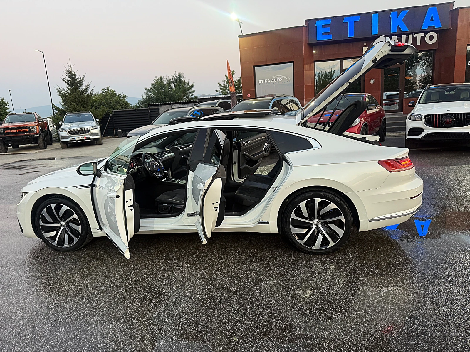 VW Arteon R Line-240k.c-4x4-Panorama-Distronik-Led-Bixenon-!, снимка 14 - Автомобили и джипове - 55568512