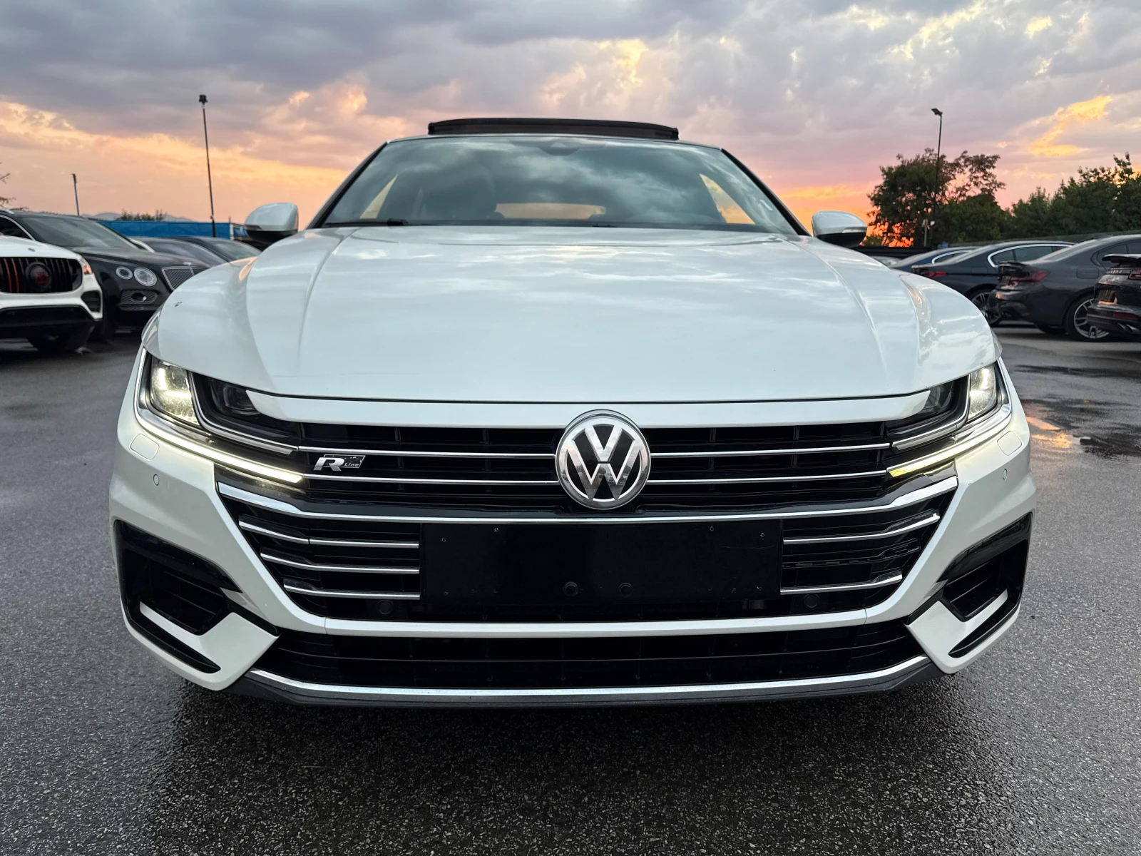 VW Arteon R Line-240k.c-4x4-Panorama-Distronik-Led-Bixenon-!