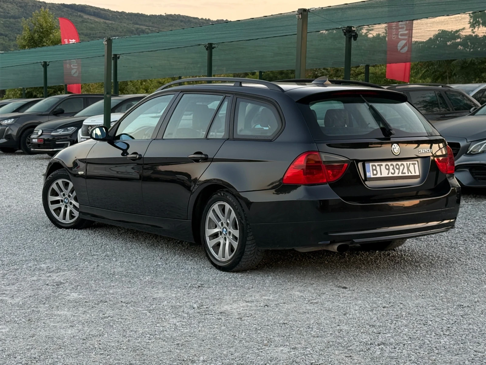 BMW 320 Голяма НАВ. КОЖА , снимка 3 - Автомобили и джипове - 55586292