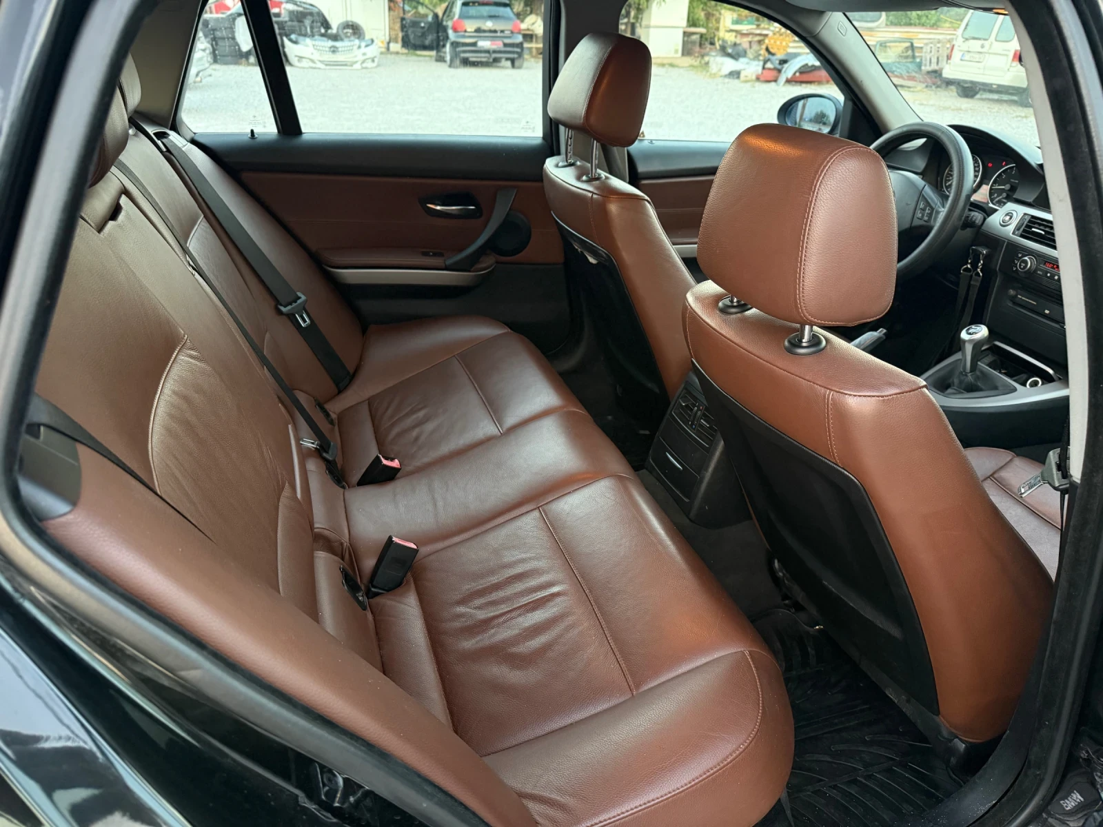 BMW 320 Голяма НАВ. КОЖА , снимка 9 - Автомобили и джипове - 55586292