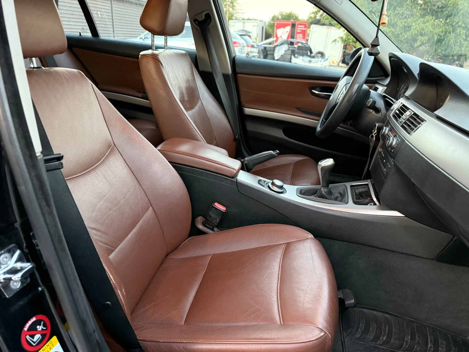 BMW 320 Голяма НАВ. КОЖА , снимка 12 - Автомобили и джипове - 55586292