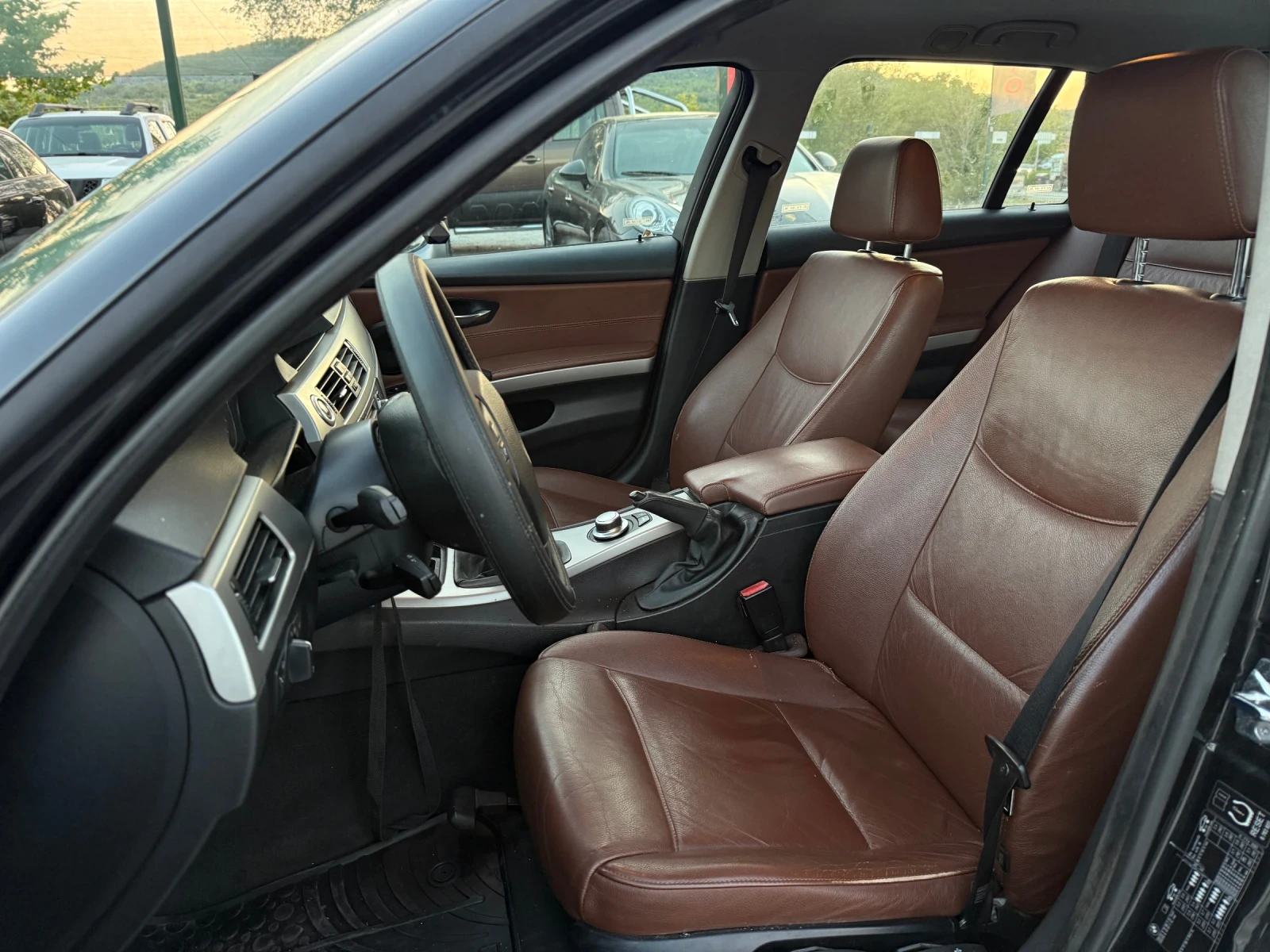 BMW 320 Голяма НАВ. КОЖА , снимка 7 - Автомобили и джипове - 55586292