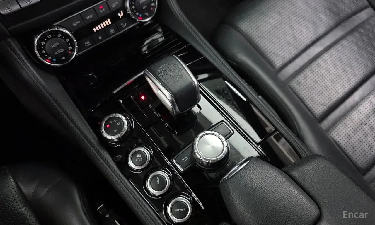 Mercedes-Benz CLS 63 AMG HARMON* KARDON* ОБДУХВАНЕ* ПАНОРАМА* МАСАЖ* КЕЙЛЕС, снимка 10 - Автомобили и джипове - 55694060
