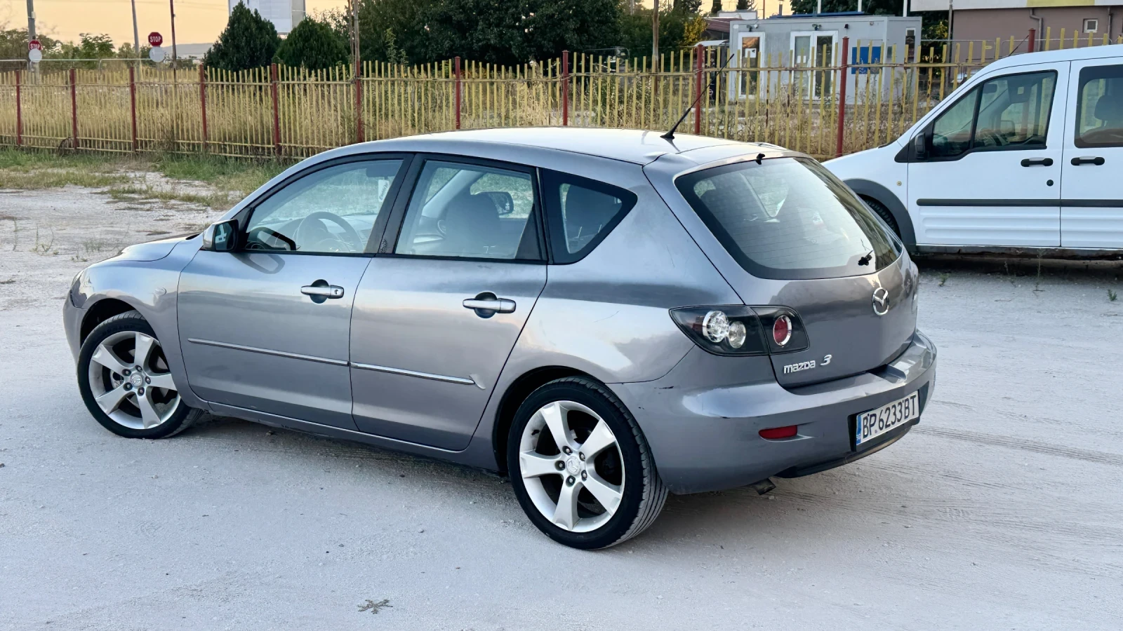 Mazda 3 1.6 HDI, снимка 4 - Автомобили и джипове - 56009531