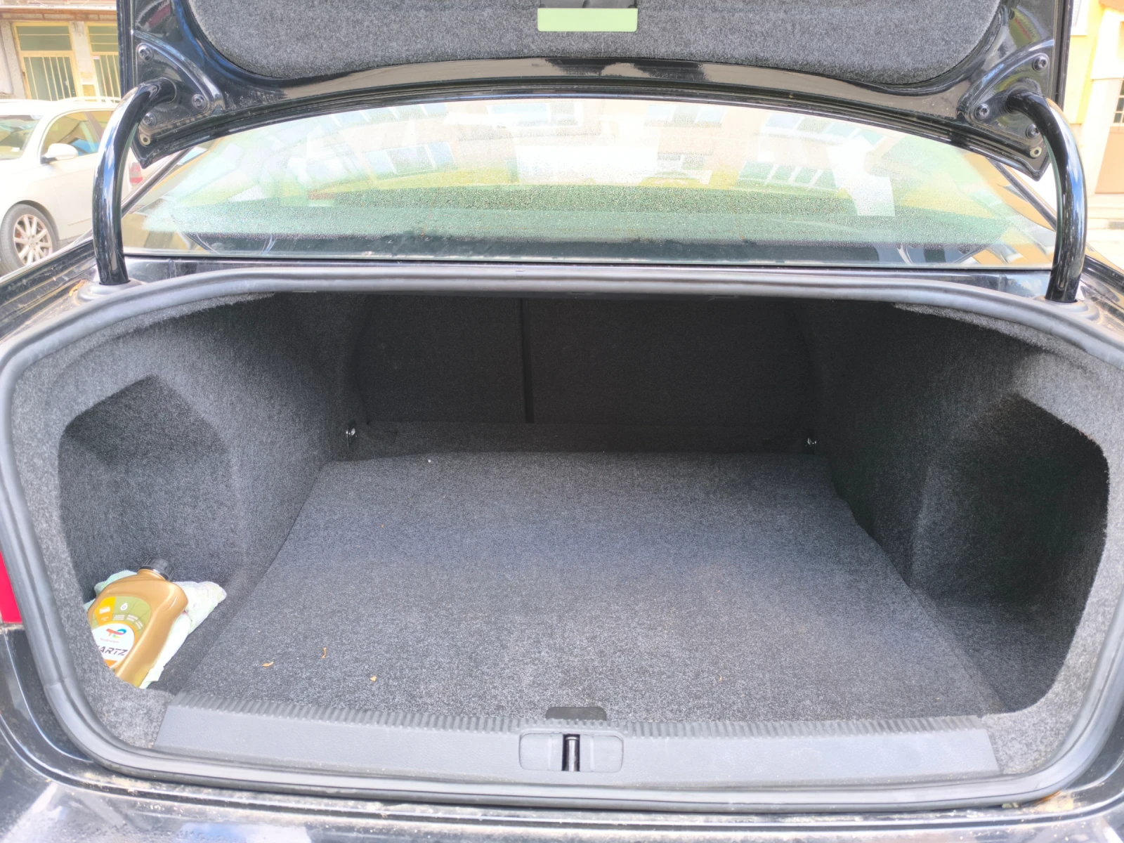 VW Passat 1.9 TDI, снимка 11 - Автомобили и джипове - 56643184