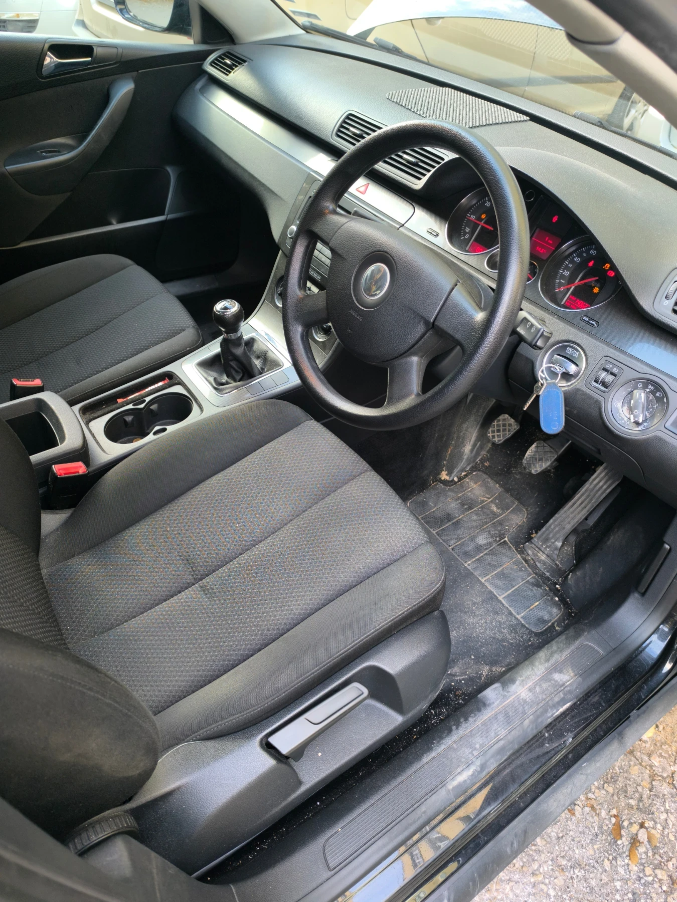 VW Passat 1.9 TDI, снимка 8 - Автомобили и джипове - 56643184