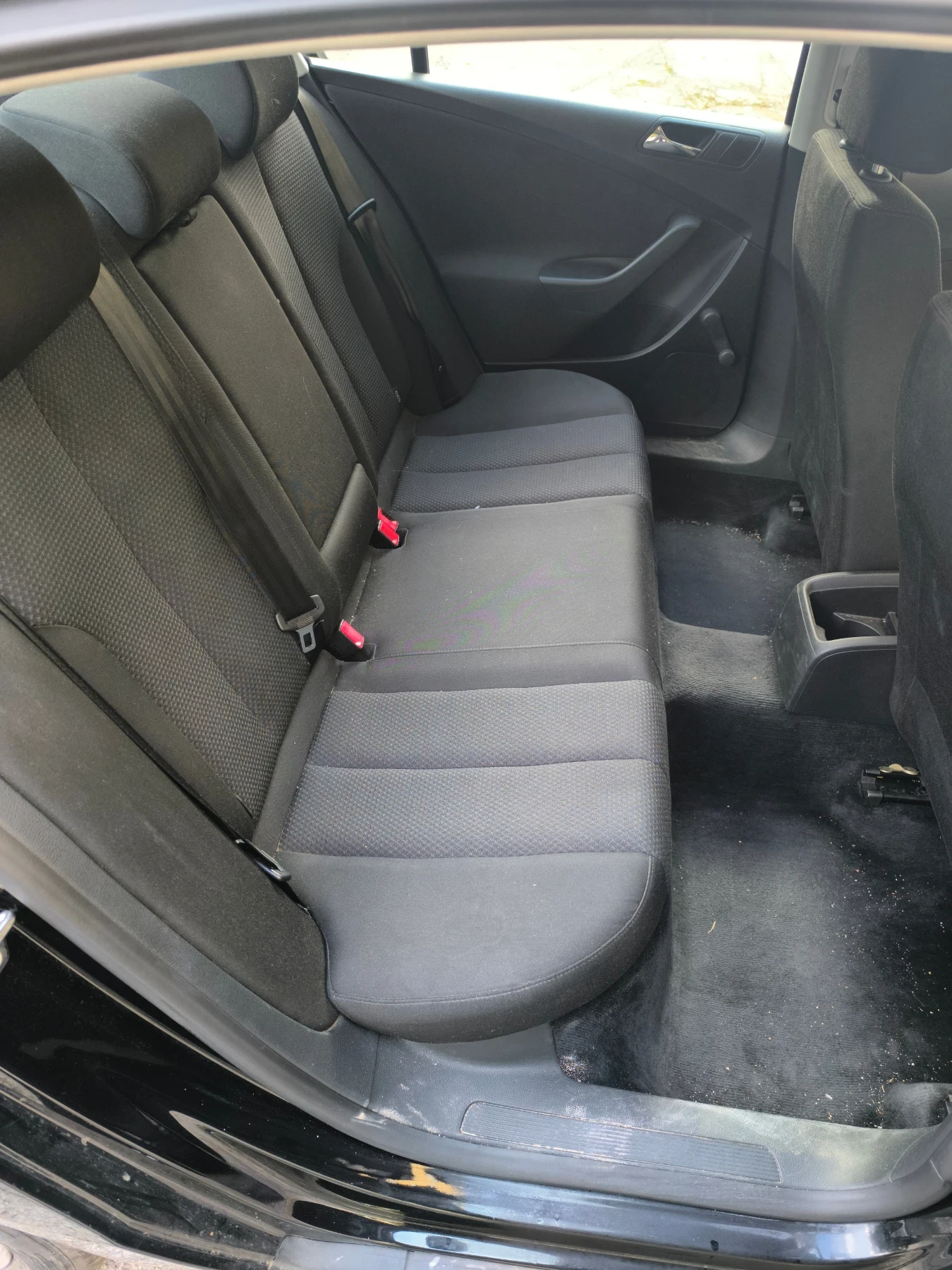 VW Passat 1.9 TDI, снимка 10 - Автомобили и джипове - 56643184