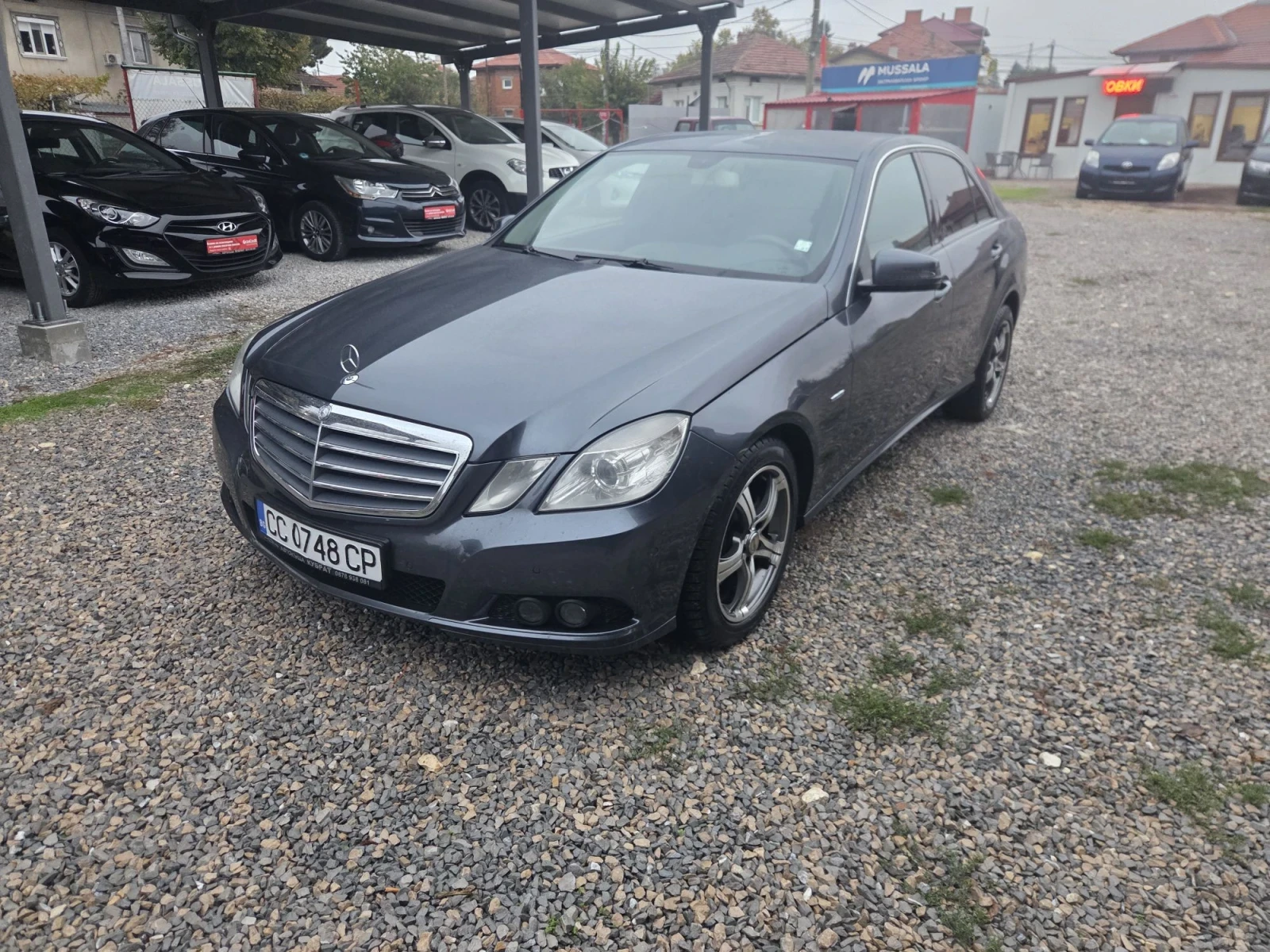 Mercedes-Benz E 220, снимка 3 - Автомобили и джипове - 56660622