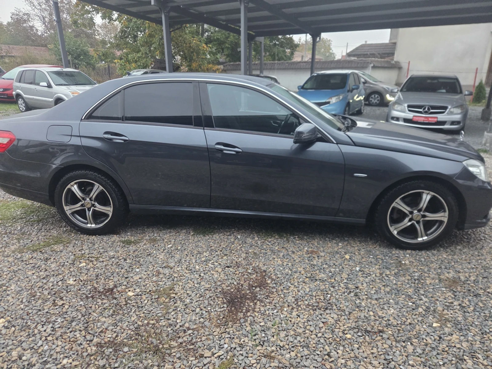 Mercedes-Benz E 220, снимка 9 - Автомобили и джипове - 56660622