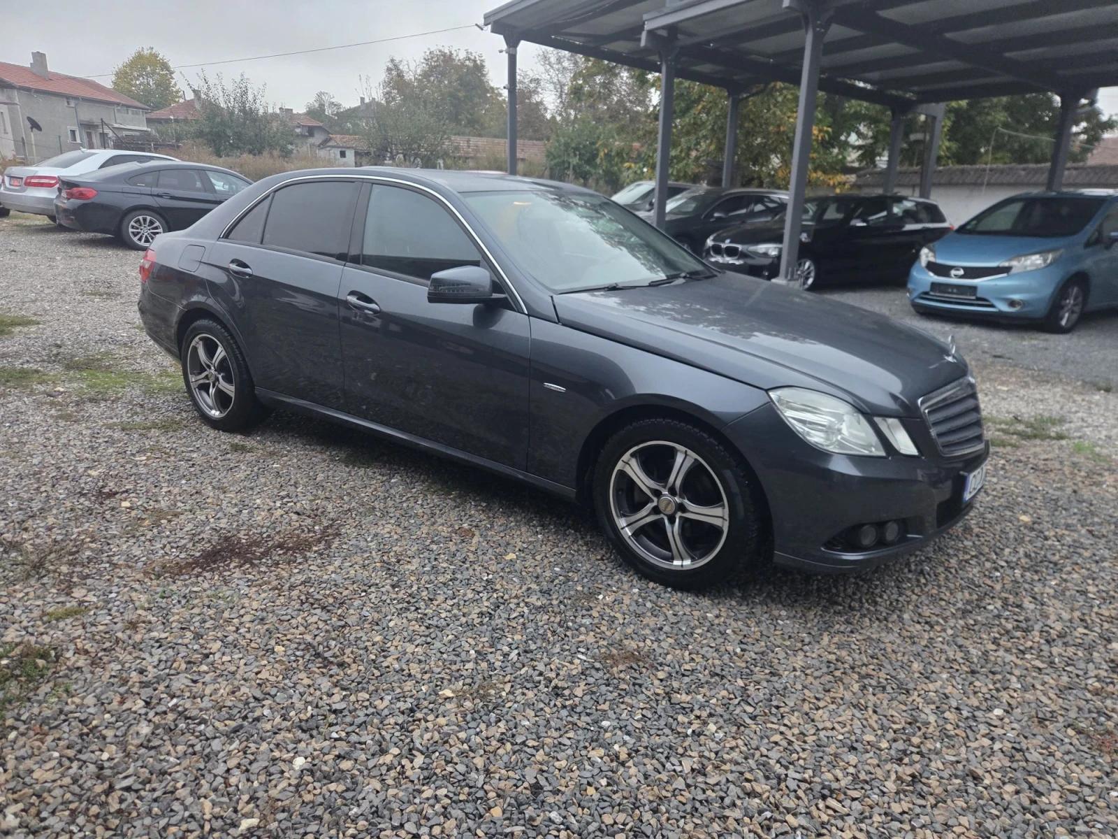 Mercedes-Benz E 220, снимка 2 - Автомобили и джипове - 56660622