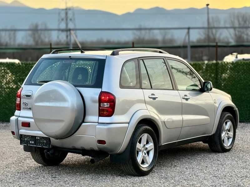 Toyota Rav4 2.0D-4D, снимка 5 - Автомобили и джипове - 48984994