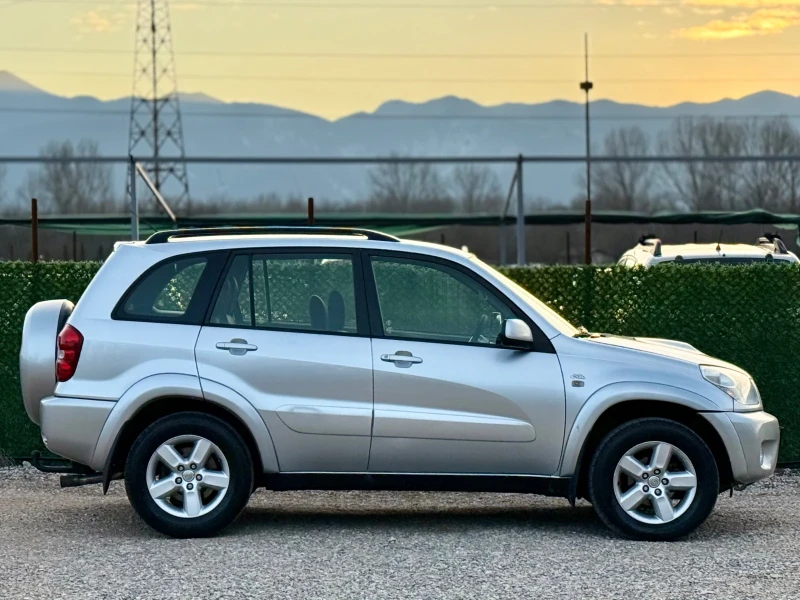 Toyota Rav4 2.0D-4D, снимка 4 - Автомобили и джипове - 48984994