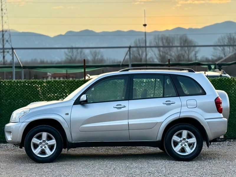 Toyota Rav4 2.0D-4D, снимка 8 - Автомобили и джипове - 48984994