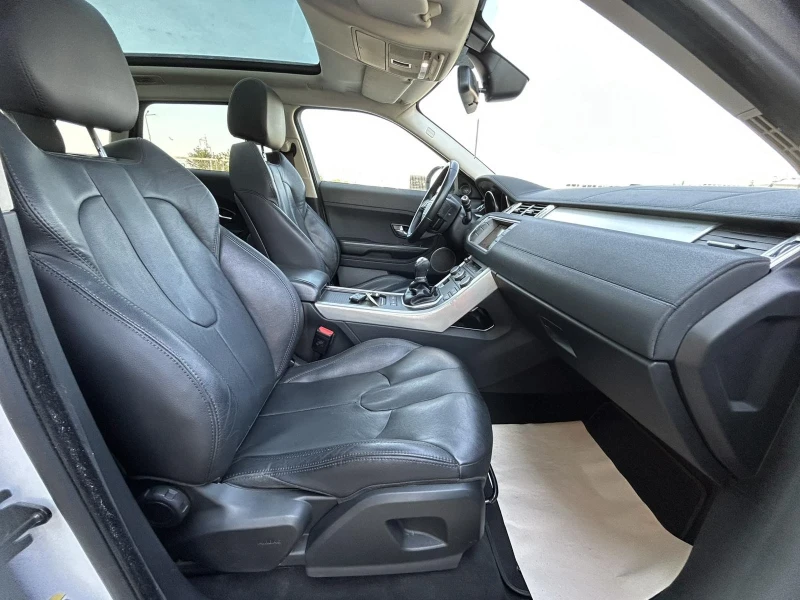 Land Rover Range Rover Evoque 2.2TDi/NAVI/4x4/EURO 5/150k.c., снимка 10 - Автомобили и джипове - 51131692