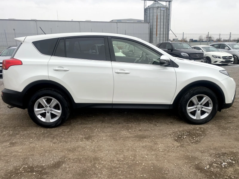 Toyota Rav4 2.0D4D 124к.с Перфектен, снимка 5 - Автомобили и джипове - 53177529