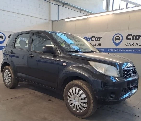 Daihatsu Terios 1.5 Hiro 4x4, снимка 4 - Автомобили и джипове - 53726472