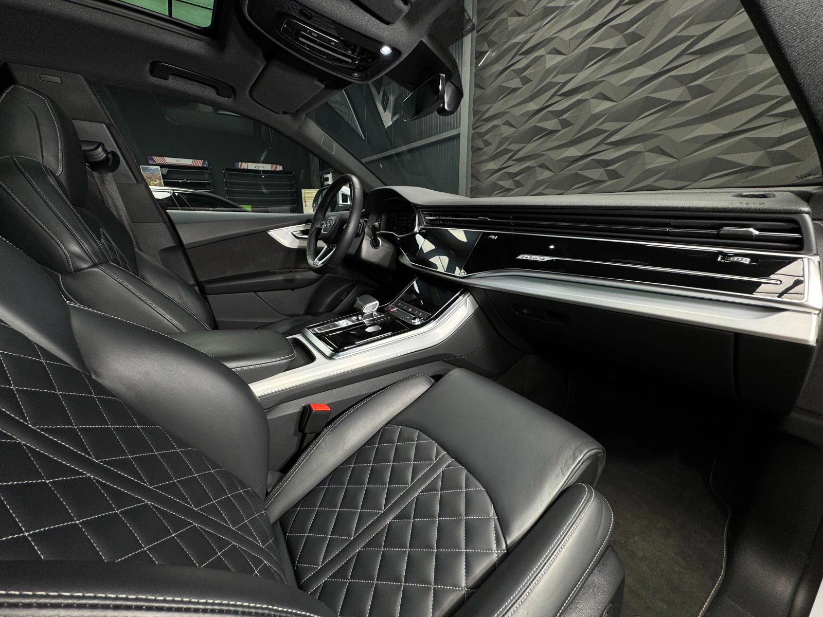 Audi SQ8 Quattro B&O* Подгрев* Pano* Camera - изображение 10