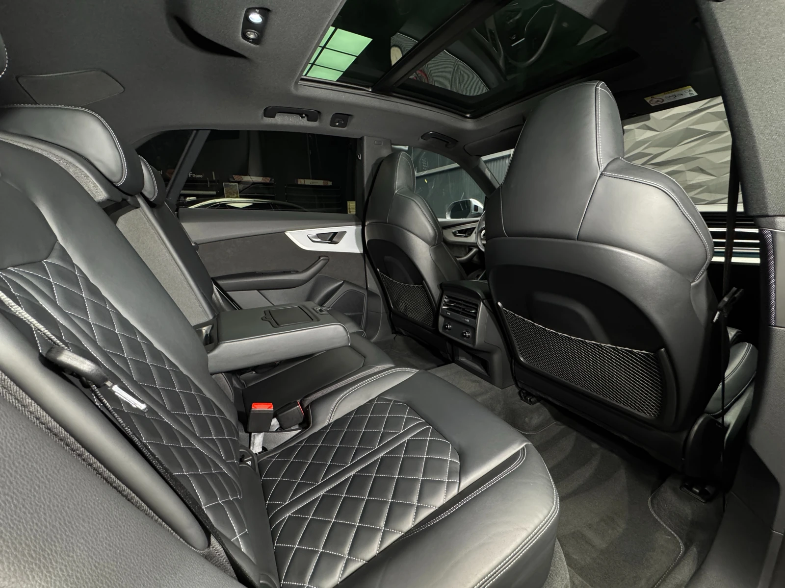 Audi SQ8 Quattro B&O* Подгрев* Pano* Camera - изображение 9