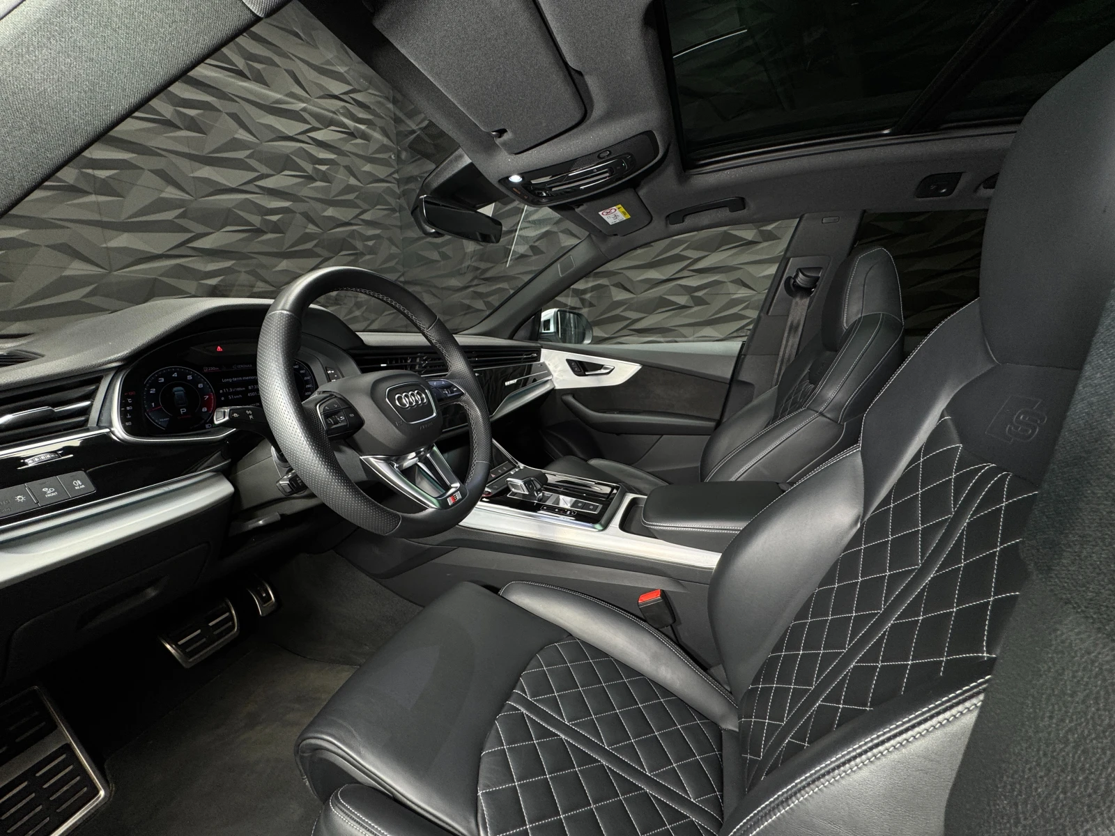 Audi SQ8 Quattro B&O* Подгрев* Pano* Camera - изображение 7