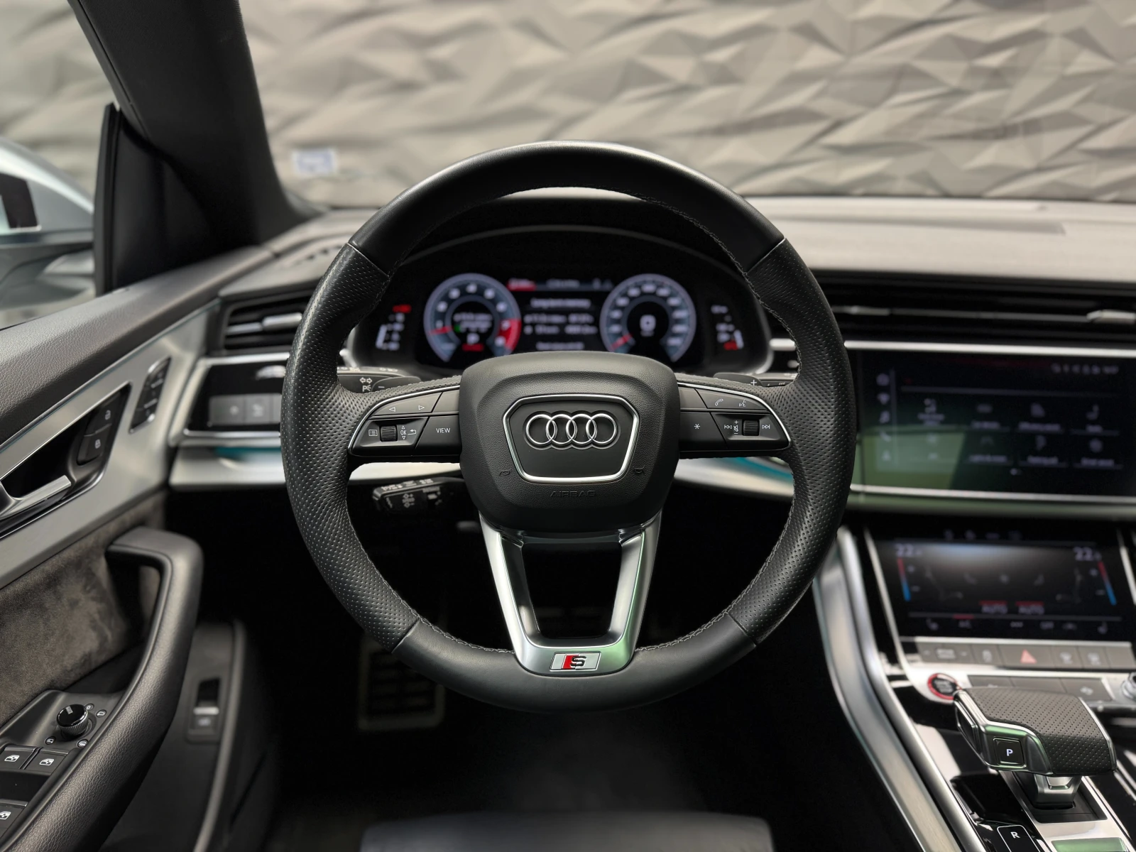Audi SQ8 Quattro B&O* Подгрев* Pano* Camera - изображение 6