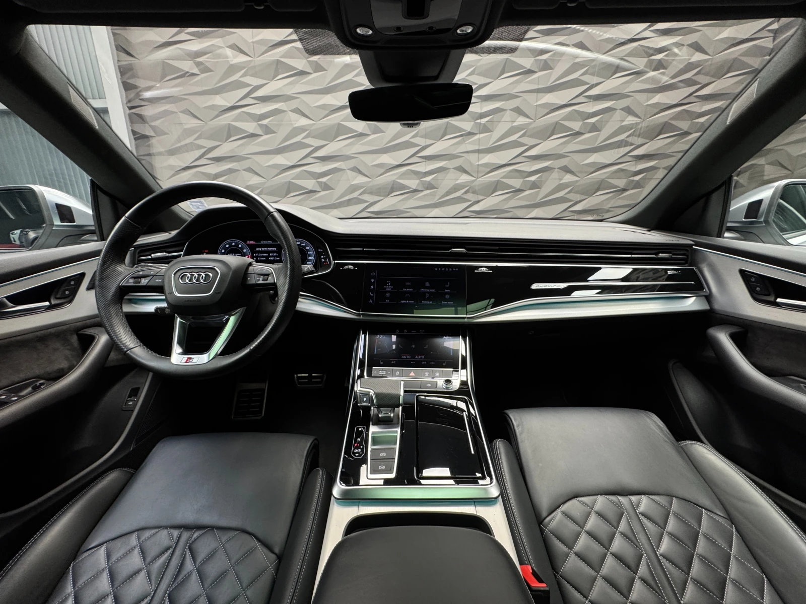 Audi SQ8 Quattro B&O* Подгрев* Pano* Camera - изображение 5