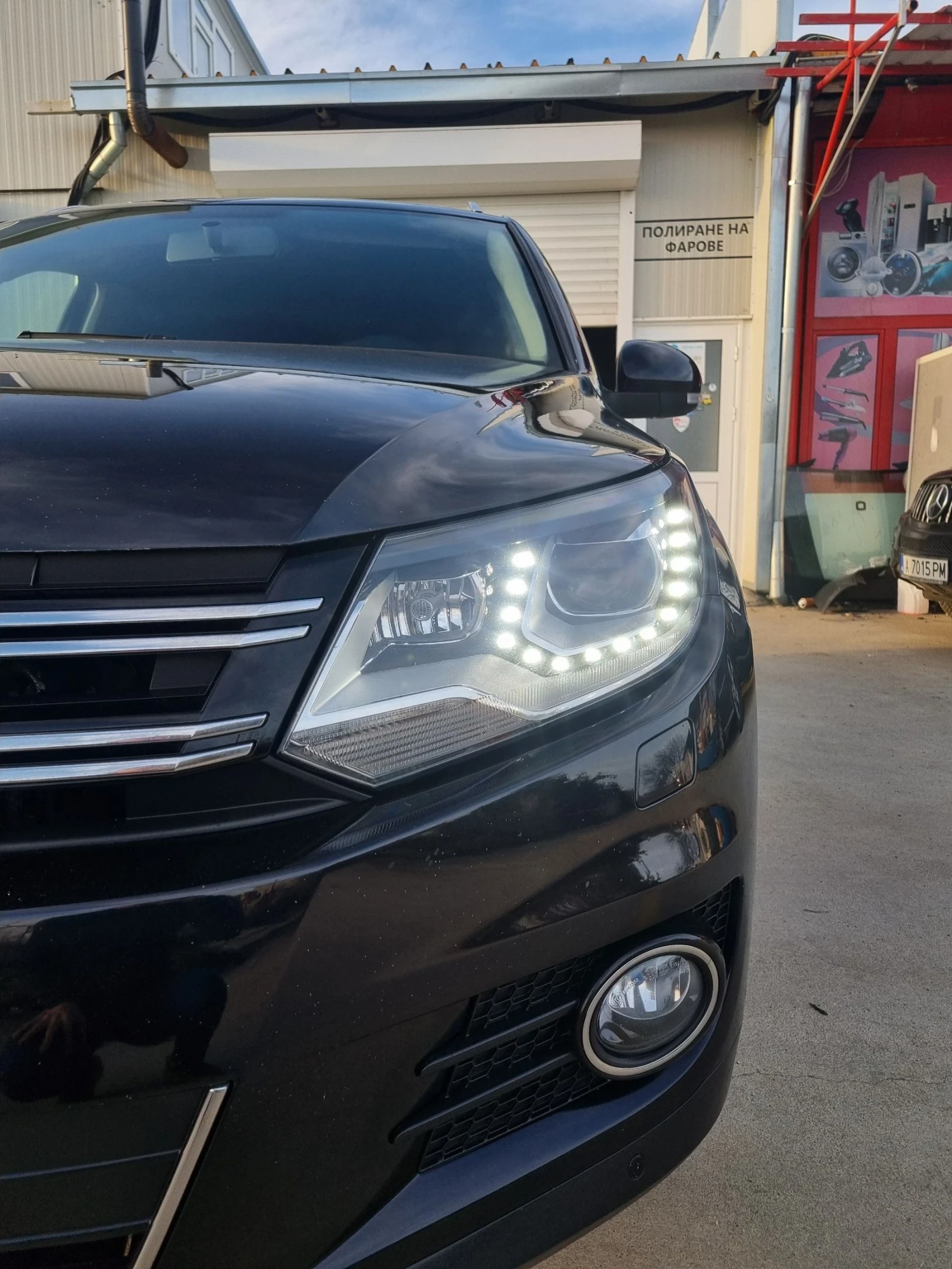 VW Tiguan 2.0tdi 140к.с DSG Автомат, Led фарове, снимка 17 - Автомобили и джипове - 53782792