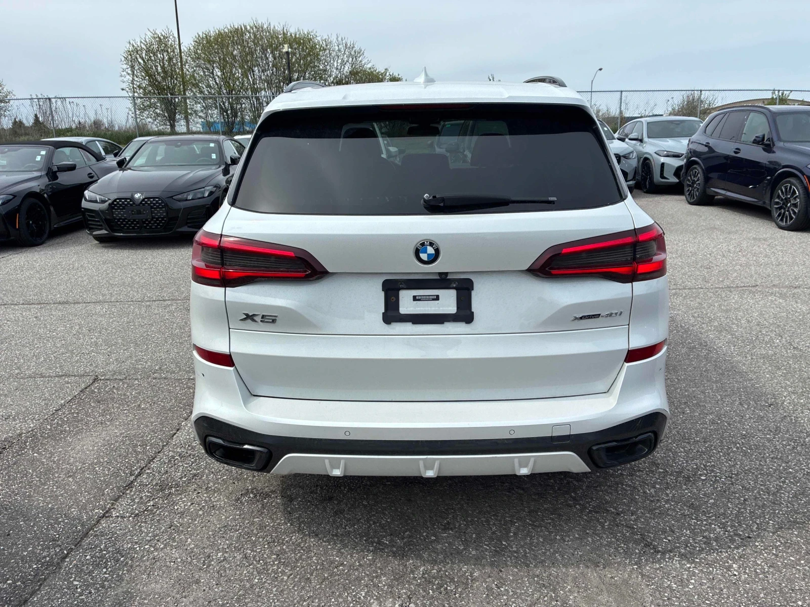 BMW X5 ДИСТРОНИК * LASER * HARMAN KARDON * SWAROVSKI, снимка 4 - Автомобили и джипове - 54556657