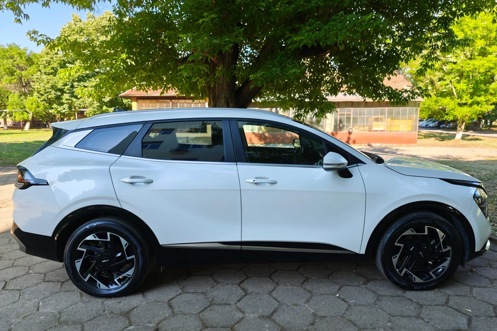 Kia Sportage 2.0 CRDI, снимка 3 - Автомобили и джипове - 54845541