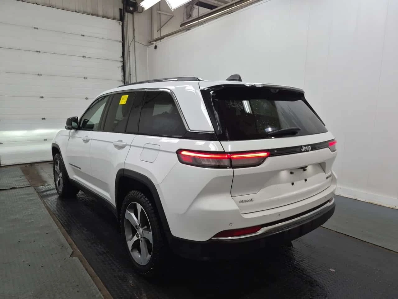 Jeep Grand cherokee * LIMITED * 360КАМ* ДИСТРОНИК* ОБДУХВАНЕ* ПАНОРАМА, снимка 4 - Автомобили и джипове - 54818875