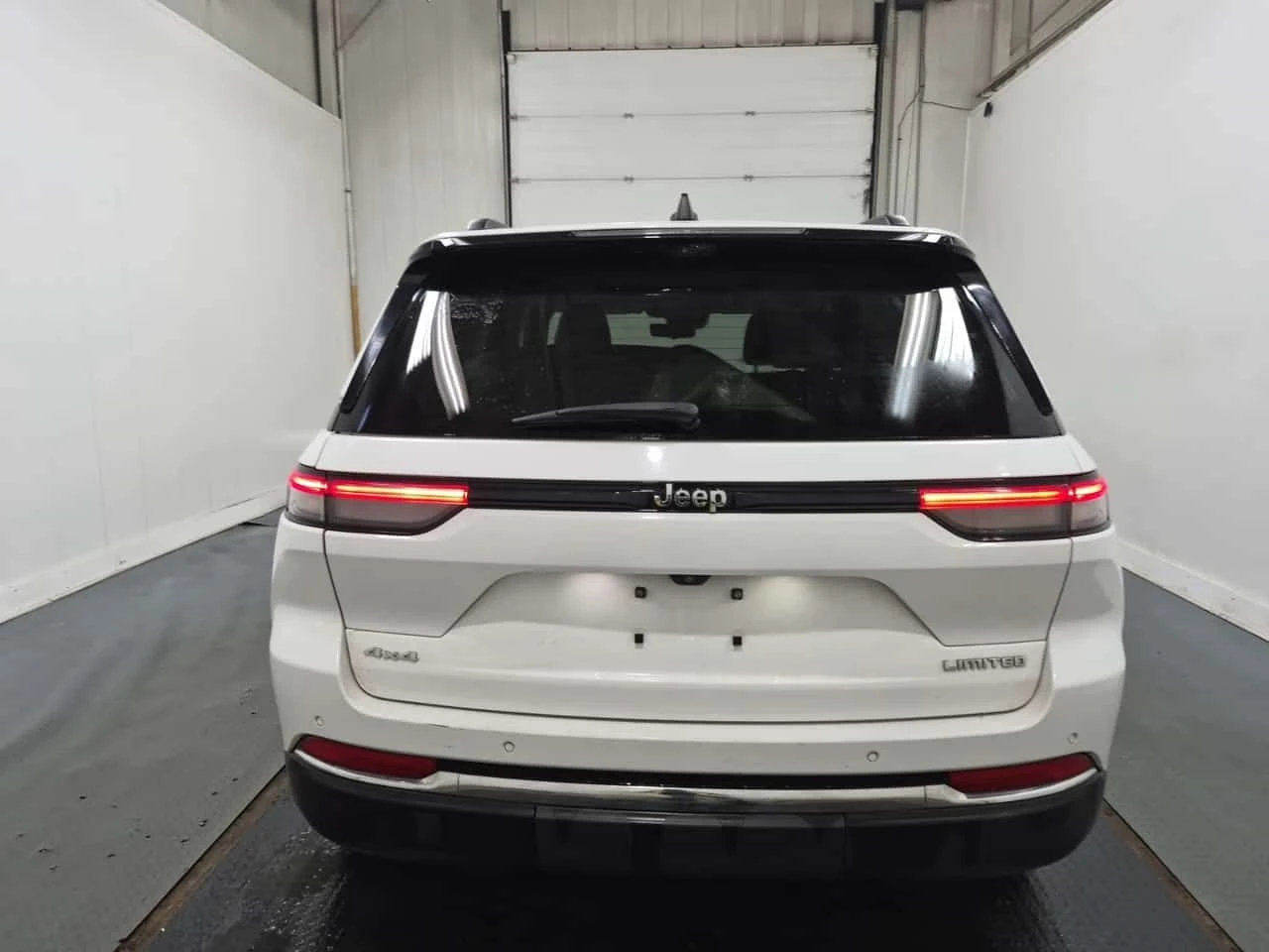 Jeep Grand cherokee * LIMITED * 360КАМ* ДИСТРОНИК* ОБДУХВАНЕ* ПАНОРАМА, снимка 5 - Автомобили и джипове - 54818875