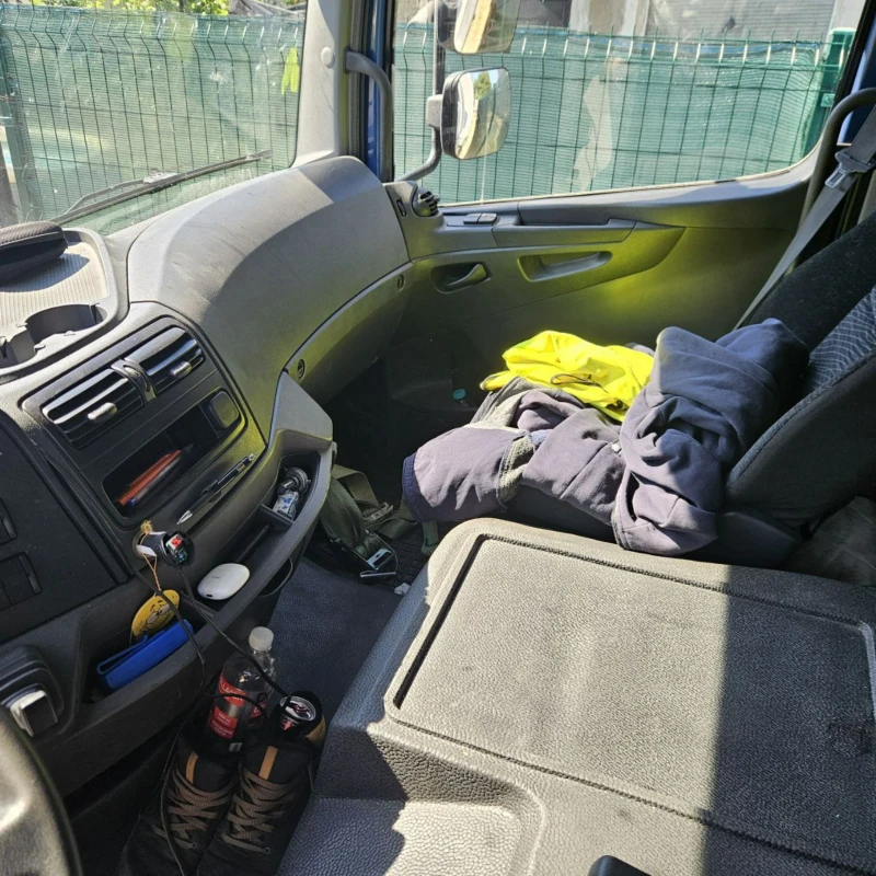 Mercedes-Benz Atego 818 падащ борд, 6.10 дължина фургон , снимка 4 - Камиони - 52618128