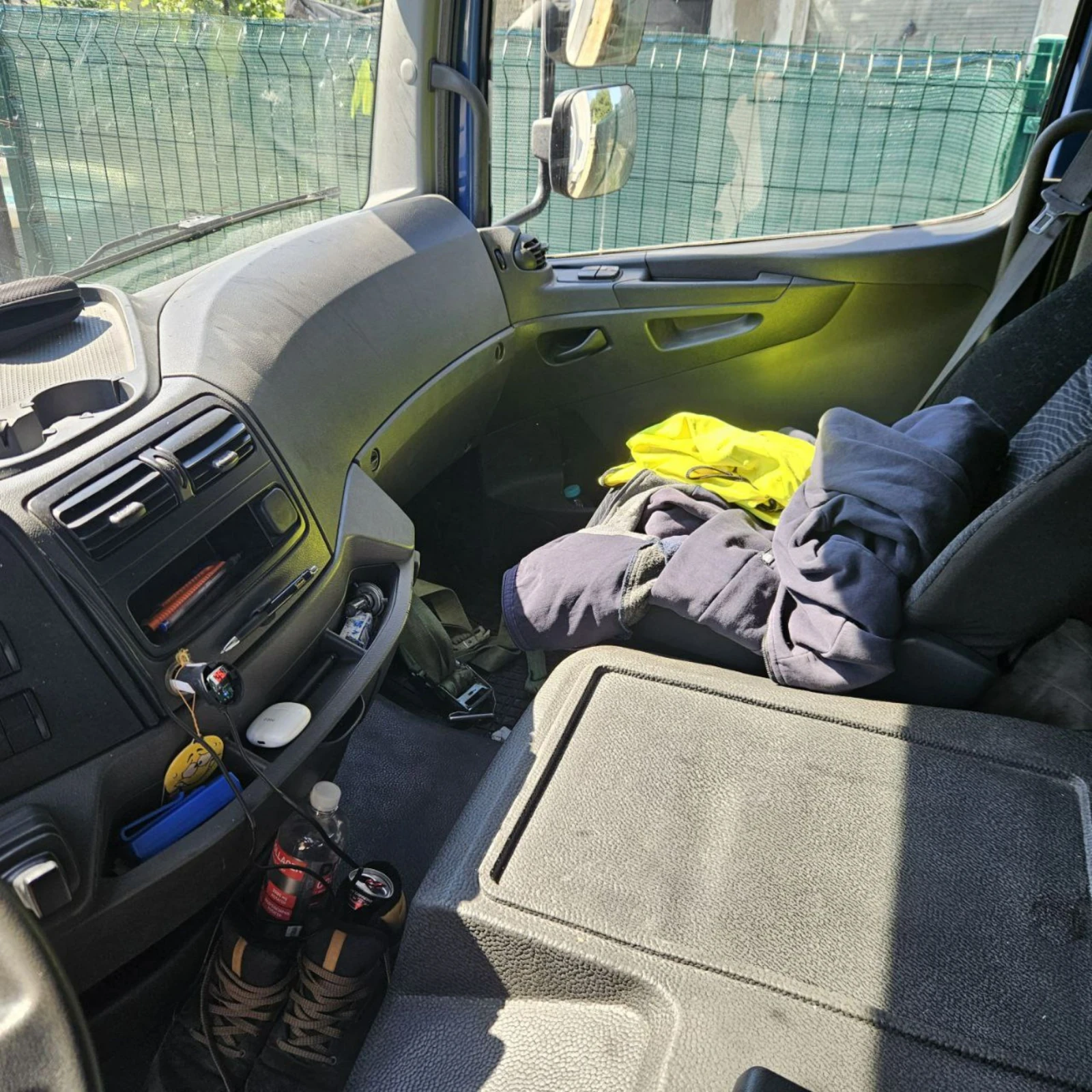 Mercedes-Benz Atego 818 падащ борд, 6.10 дължина фургон  - изображение 4