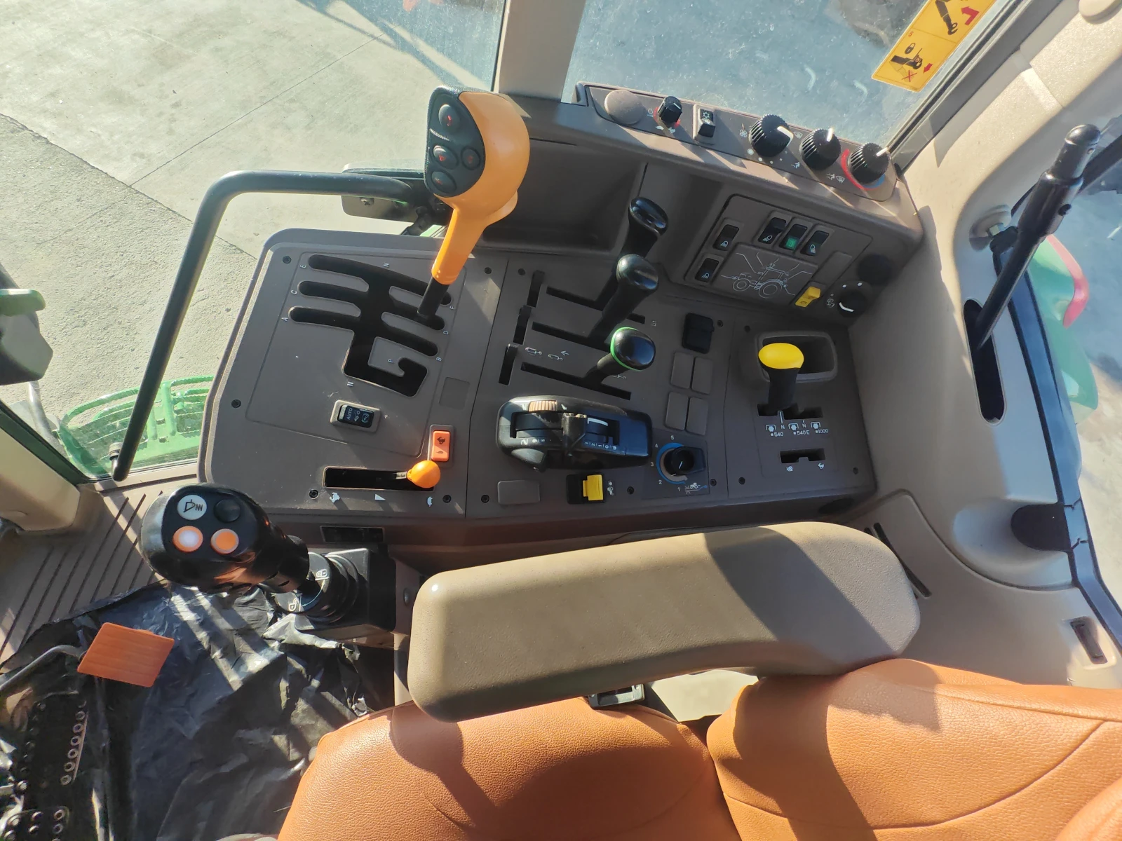 Трактор John Deere 6125M лизинг с първоначална вноска 20 %, снимка 15 - Селскостопанска техника - 56017085