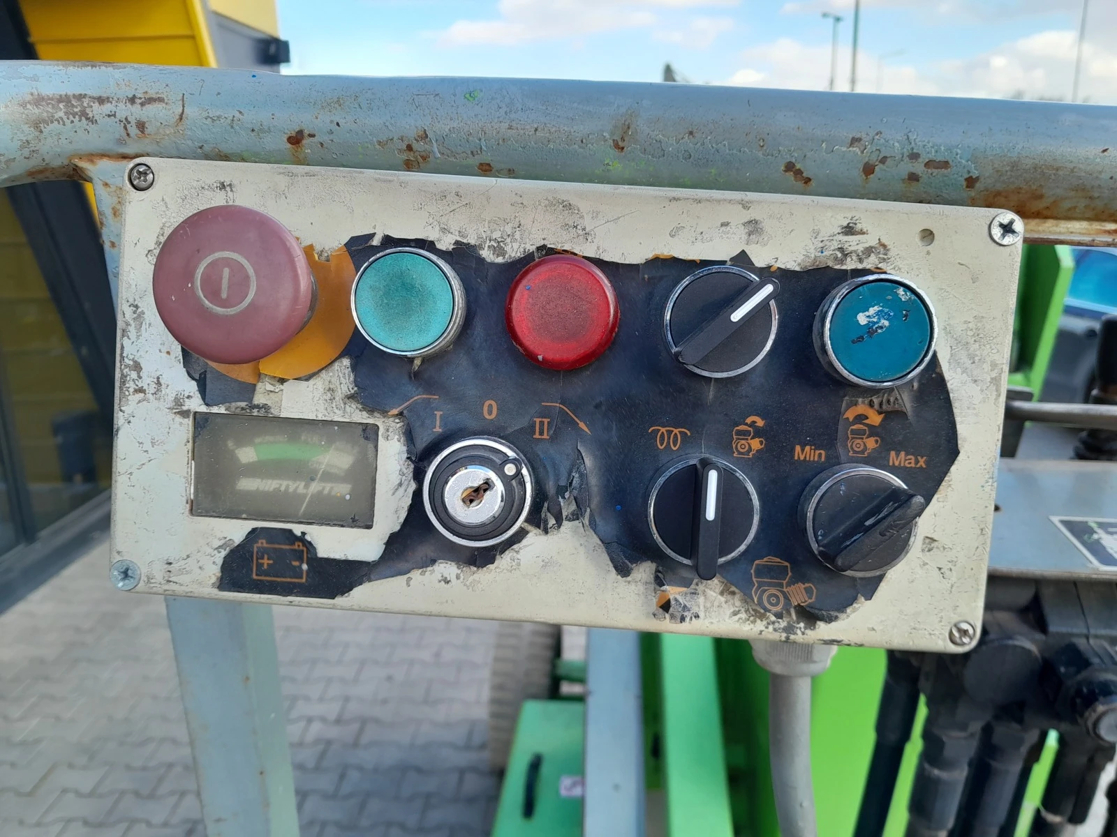   Nifty HR12NDE 12 | Mobile.bg   15