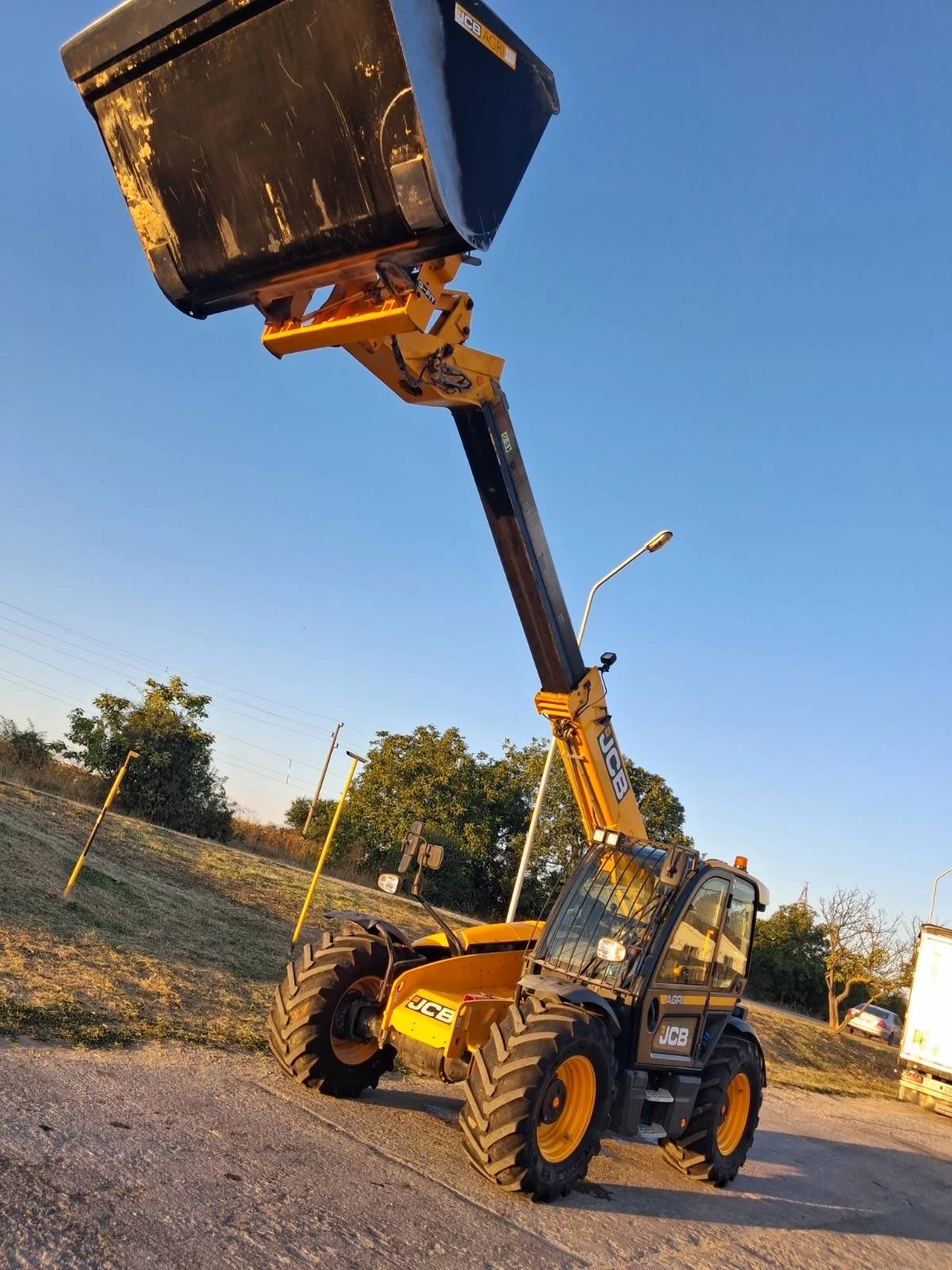 Челен товарач JCB 542.70, снимка 2 - Индустриална техника - 55736215