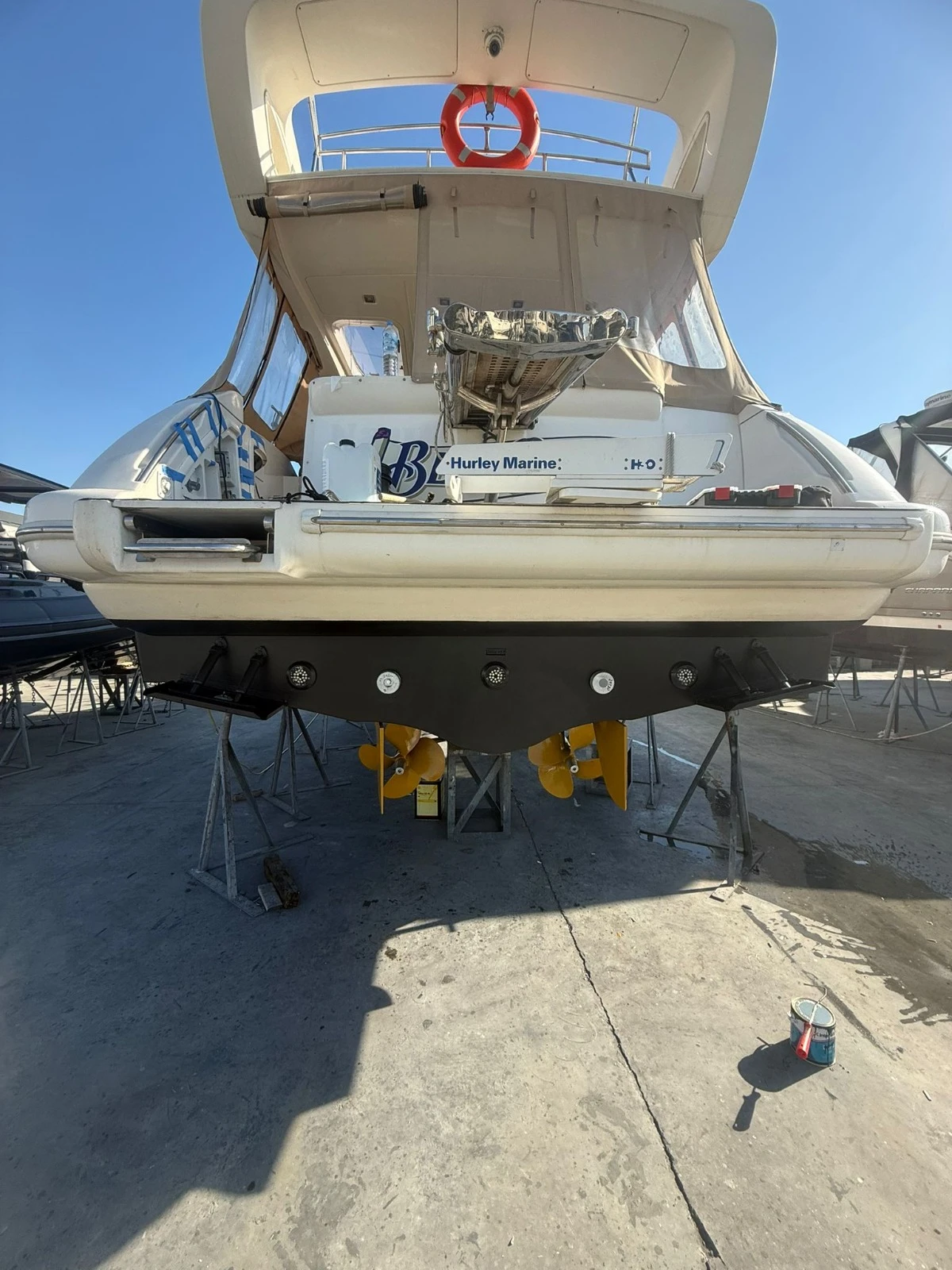 Моторна яхта Azimut 43 Fly, снимка 16 - Воден транспорт - 54456337