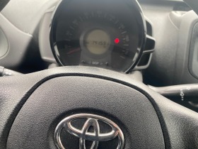 Toyota Aygo 1.0i, снимка 10 - Автомобили и джипове - 39644770