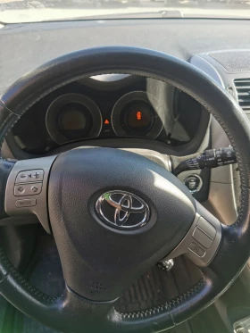 Toyota Auris 2.2-Бартер, снимка 2