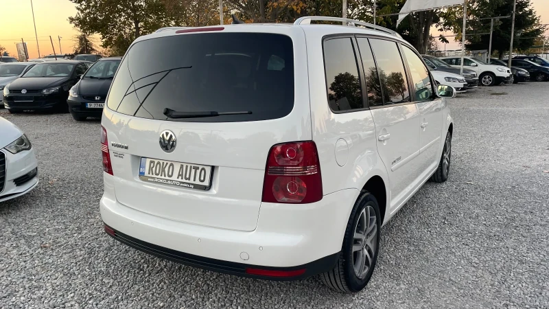 VW Touran 2.0TDI UNITED ЕДИН СОБСТВЕНИК СЕРВИЗНА ИСТОРИЯ, снимка 6 - Автомобили и джипове - 47792097