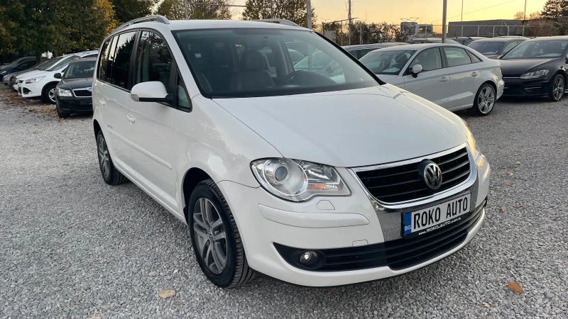 VW Touran 2.0TDI UNITED ЕДИН СОБСТВЕНИК СЕРВИЗНА ИСТОРИЯ, снимка 1 - Автомобили и джипове - 47792097