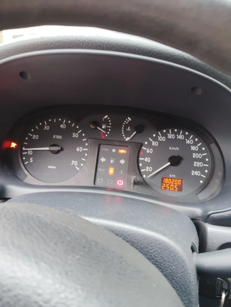 Renault Clio 1.2, снимка 1 - Автомобили и джипове - 47969313