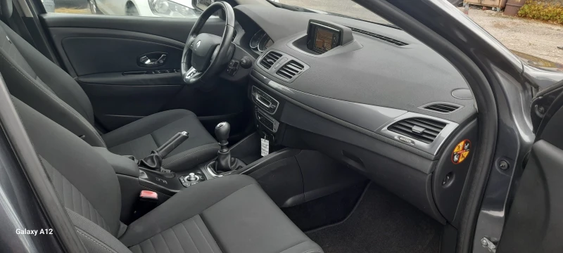 Renault Megane 1, 2i 4цл.Верига.Нави, снимка 13 - Автомобили и джипове - 51276410