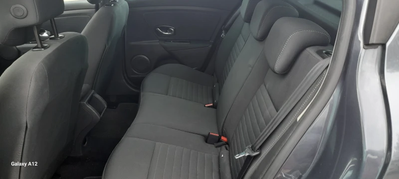 Renault Megane 1, 2i 4цл.Верига.Нави, снимка 16 - Автомобили и джипове - 51276410