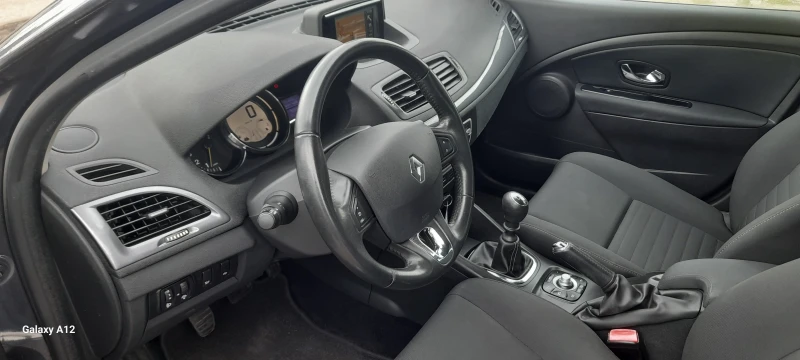 Renault Megane 1, 2i 4цл.Верига.Нави, снимка 12 - Автомобили и джипове - 51276410