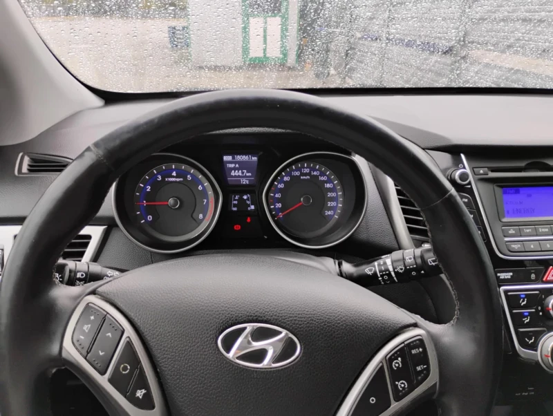 Hyundai I30 1.6 MPI , снимка 9 - Автомобили и джипове - 51946403